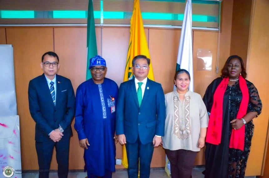 Ambassador Sola Enikanolaiye 860x569 1